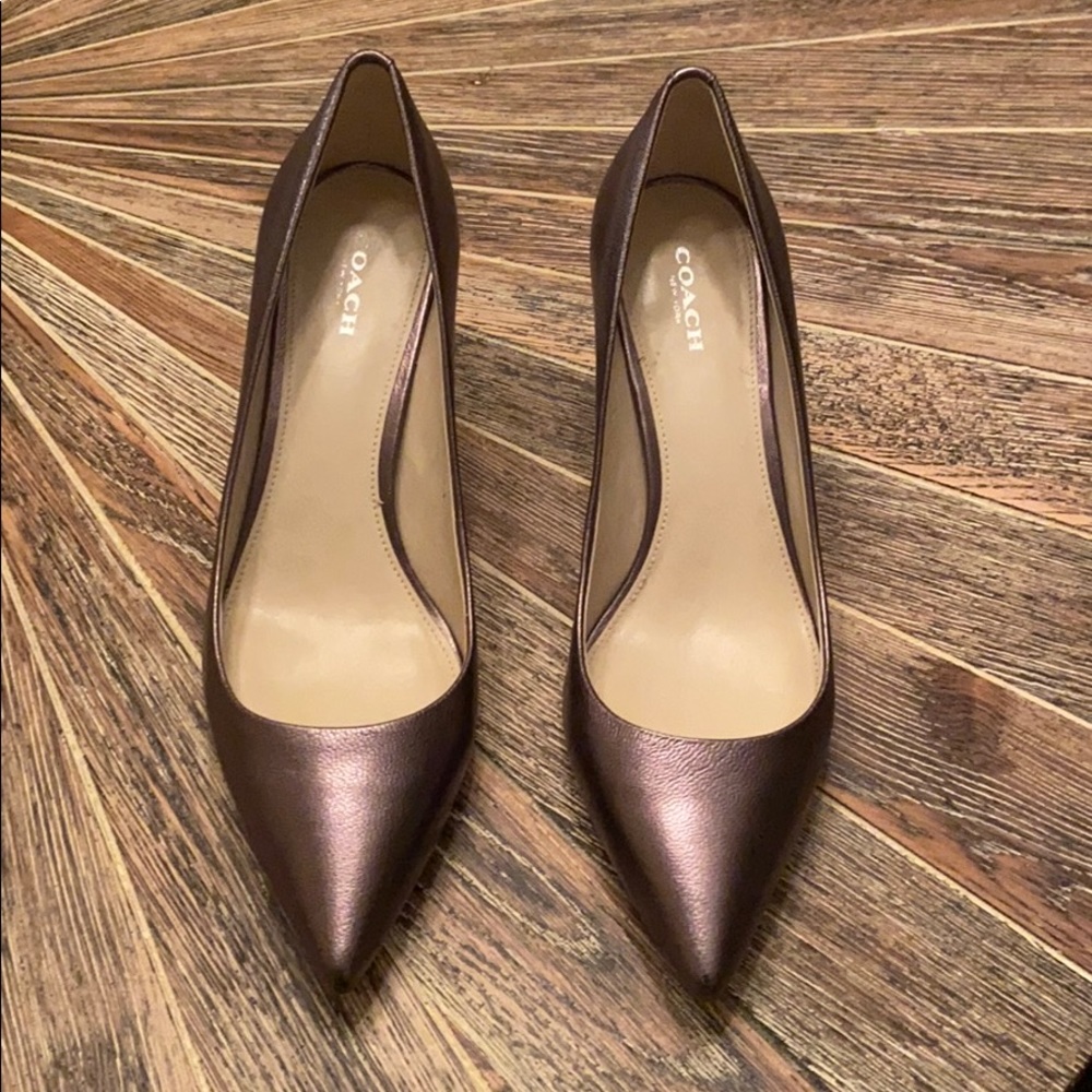 Coach pumps. Size 9 1/2. Like New